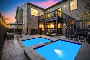 Outdoor pool, a heated pool - Resort-Style 4BR Ensuites •Slps11 •Pool&Spa •Gate (Houston)