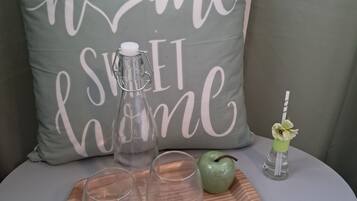 Dortoir Partagé, 1 chambre, accessible aux personnes à mobilité réduite, balcon | Repas et boissons