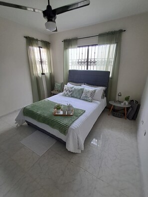 Dormitorio compartido, 1 habitación, accesible para personas con discapacidad, balcón | 1 dormitorio