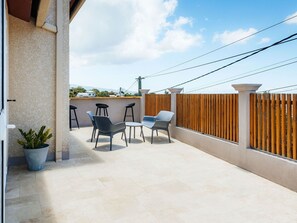 Terrace/patio - Comfortable house, panoramic sea view (Saint-Louis)