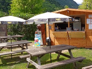 Outdoor dining - Cozy chalet - 2 guests (Aigueblanche)