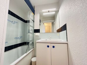 Bathroom - Bright apartment with private parking - 5 guests (Cap d'Agde)