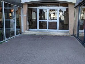 Exterior detail - Renovated apartment, sea view - 4 guests (Canet-en-Roussillon)