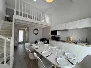 Fridge, microwave, stovetop, coffee/tea maker - Charming house near the beach - 8 guests (Saint-Denis-d'Oléron)
