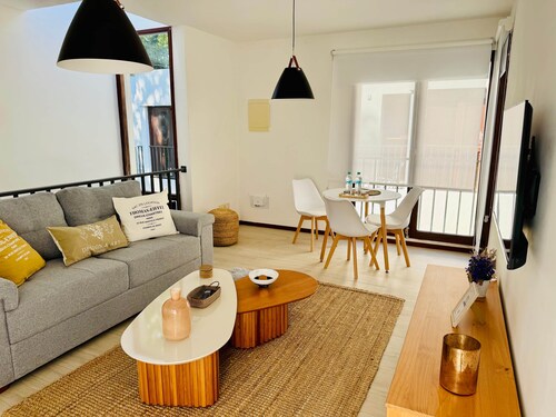 Cozy Apartment historic neighborhood