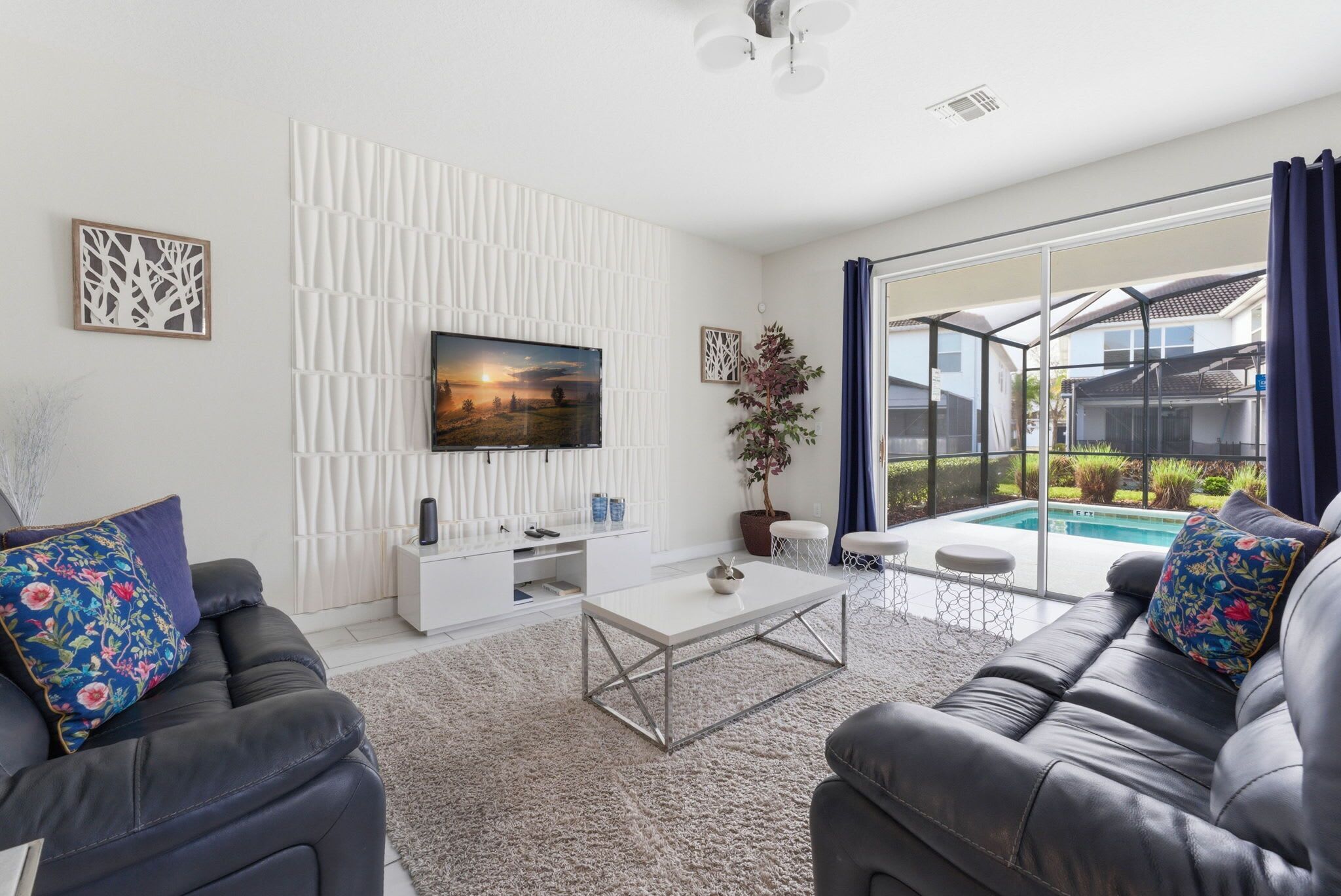 Smart TV, offices