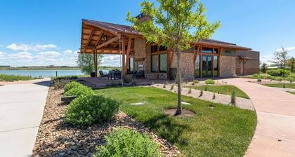 Pelican Landing Modern 3BD in Lakes at Centerra