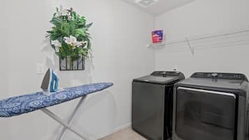 House, Multiple Beds, Patio, Garden View (Pelican Landing) | Laundry