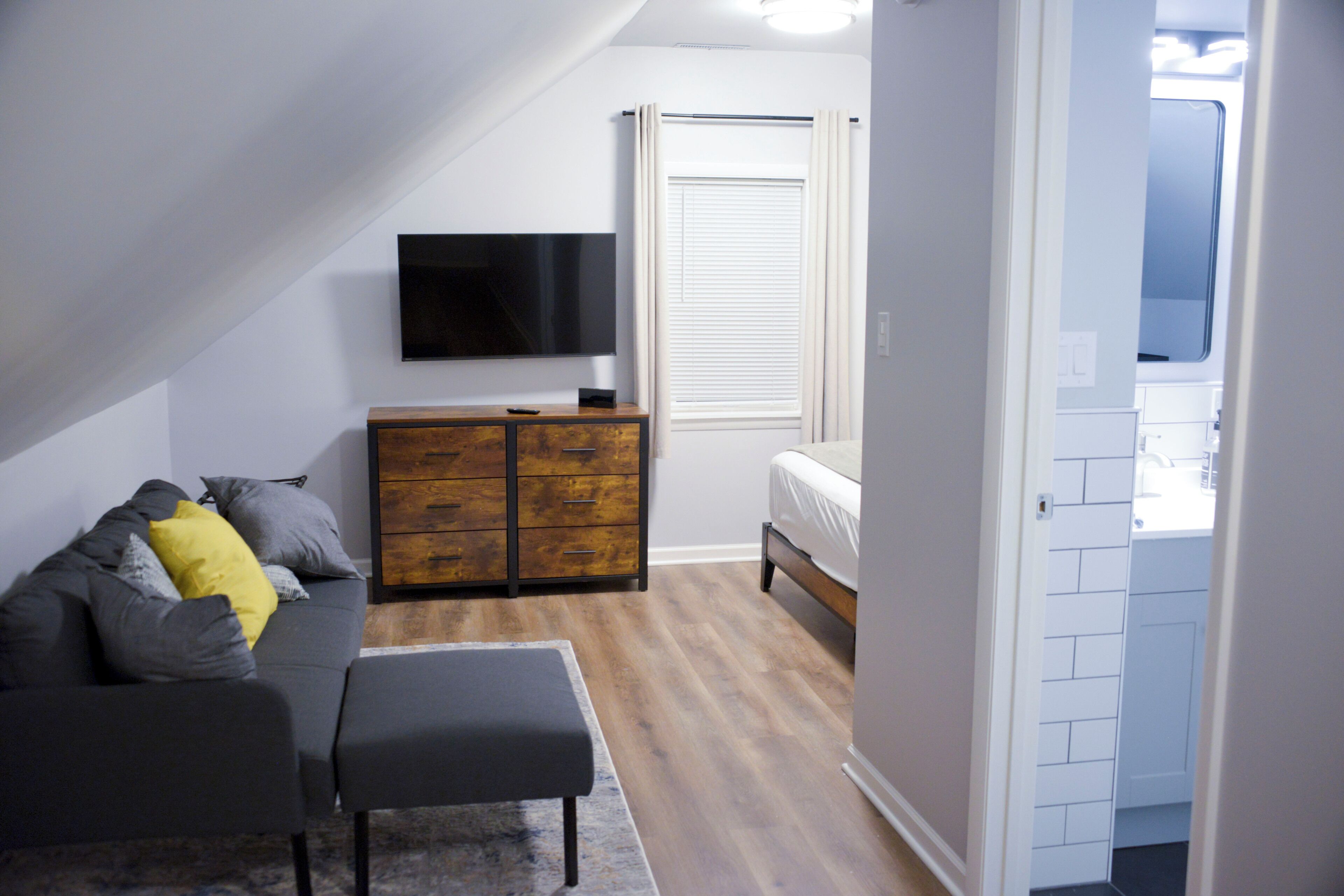 3 bedrooms, iron/ironing board, bed sheets