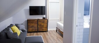 Grade A safe working class neighborhood - brand new just updated.