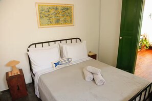 2 quartos, ferros/tábuas de passar roupa, acesso à internet