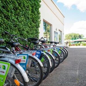 Property grounds - Novotel Olsztyn (Olsztyn)