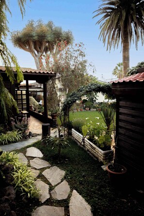 Property grounds - “Oasis of Tranquility” Suite (3 guests) with pool and private terrace in La Orotava (La Orotava)