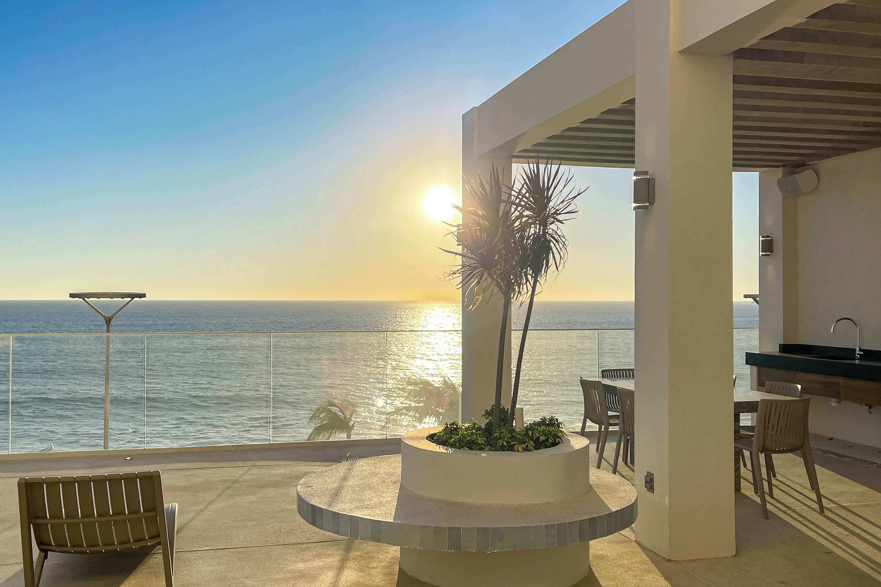 屋外ダイニングエリア