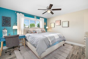 4 bedrooms, iron/ironing board, WiFi, bed sheets - Desert Dream Stay - 4BR/2BA Near Old Town Scottsdale (Tempe)
