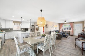 Interior - Desert Dream Stay - 4BR/2BA Near Old Town Scottsdale (Tempe)