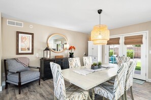 Dining - Desert Dream Stay - 4BR/2BA Near Old Town Scottsdale (Tempe)