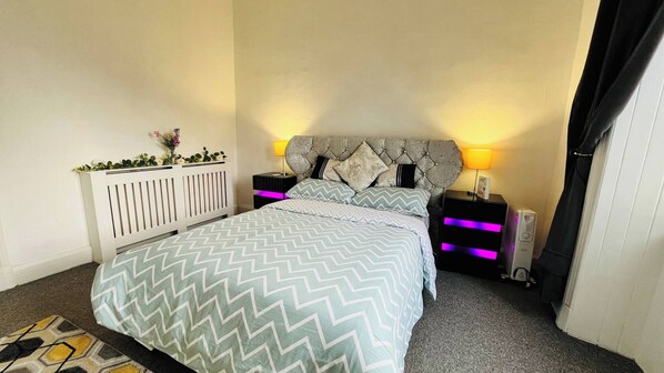 Căn hộ, 3 phòng ngủ, lò sưởi, quang cảnh vườn