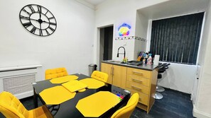 Căn hộ, 3 phòng ngủ, lò sưởi, quang cảnh vườn | Khu ăn uống