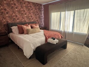 Room - Bold 1922 Designer Home - 3BR Near German Village (Columbus)