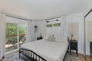 Room - Timberlake Chalet | Gather | Unwind | Nature (Lake Arrowhead)