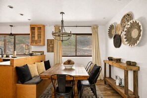 Dining - Timberlake Chalet | Gather | Unwind | Nature (Lake Arrowhead)