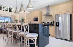 Private kitchen - Spacious 4-Bedrooms near Disney (Kissimmee)