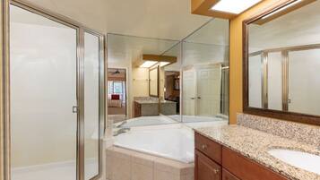 Shower, jetted bath, hair dryer, towels