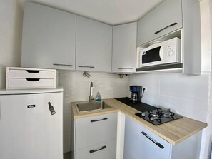 Refrigerador y utensilios de cocina 