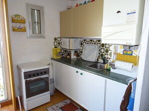 Fridge, oven, cookware/dishes/utensils - CAP D'AGDE - Les Falaises / Réf 145 (CAP D'AGDE)