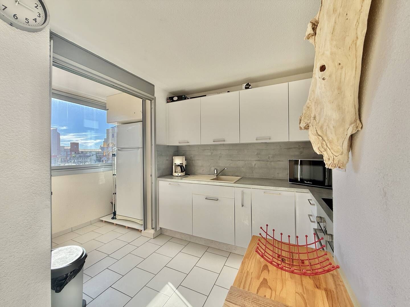 Fridge, microwave, oven, cookware/dishes/utensils