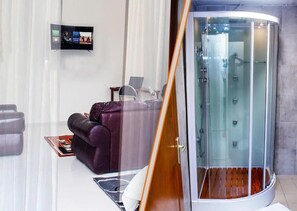 Executive Suite, City View | Interior - Premium HOTEL (Douala)