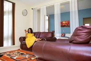 Executive Suite, City View | Interior - Premium HOTEL (Douala)