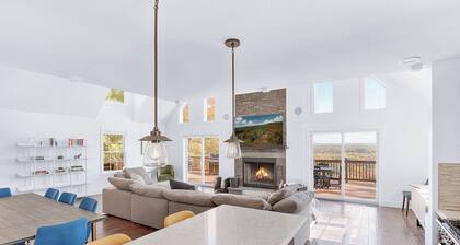 Kingston Ridge Chalet - Hot Tub & Pool