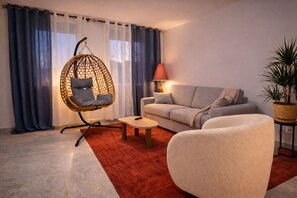 Living area - Villa des Romarins ⭐⭐⭐ - Swimming pool, Spa, Family-Group - Montélimar (Montélimar)