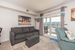 Smart TV - Poolside Bayfront Condo | Sunset Views | 2 Parking Spots | Midtown OC (Ocean City)