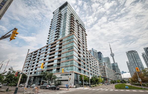 Exterior - City Luxe Suites (Toronto)