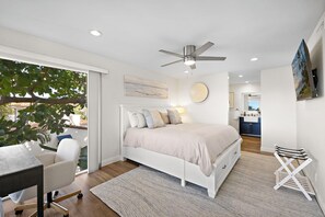 2 bedrooms, desk, iron/ironing board, travel cot - Oceanview Retreat Walk to Beach & Trails - SemiADA (San Clemente)