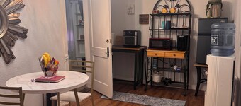 Simple, comfy room seconds to historic downtown and Texas Frontier trails.