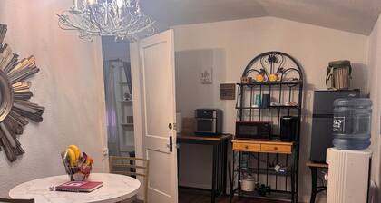 Private,simple,comfy room with kitchenette & seconds to historic downtown