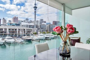 Dining - Waterfront Marina Retreat – Pool, Gym & Parking (Auckland City)