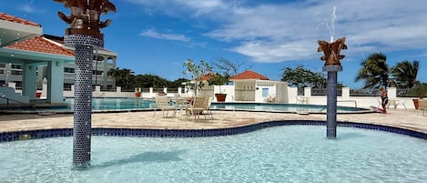 公寓, 阳台, 山景 | 泳池