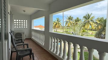 Apartament, balcó, vistes a la muntanya | Àrea exterior de l'allotjament