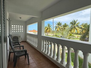 Appartement, balkon, uitzicht op bergen | Terrein van de accommodatie