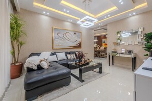 Living area - Luxurious 3 bedroom apartment 15 minutes from the airport (Santo Domingo Este)