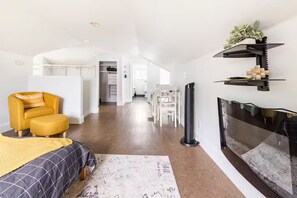 1 habitación, tabla de planchar con plancha, wifi y ropa de cama 