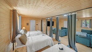 Room - New to VRBO! Lakefront I Movie Theater I Putting Green I Game Room I Bocce ball! (White Haven)