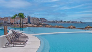 A heated pool - One 1502 Hotel Room – New Seaside Gem Delivering Style, Comfort, and Panoramic Views (Puerto Peñasco)