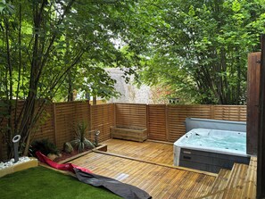 Bañera de hidromasaje exterior