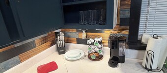 2 bedroom cozy country cabin 1 minute from town.